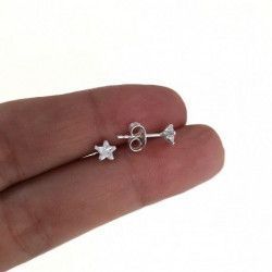 Pendiente de Estrella con Circonita Engarzada en Plata de Ley 925mls