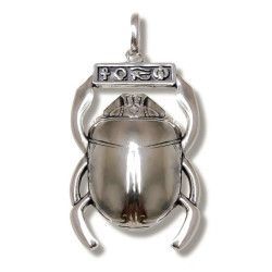 Colgante Amuleto de Escarabajo de Tutankamón en Plata de Ley 925mls