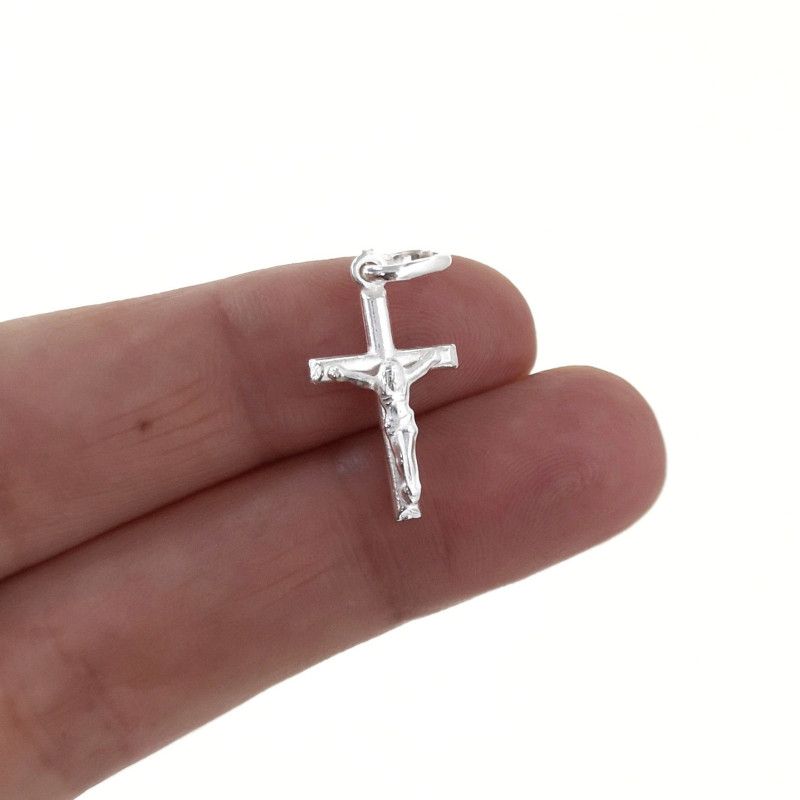 Colgante de Cruz con Cristo en Plata de Ley 925mls
