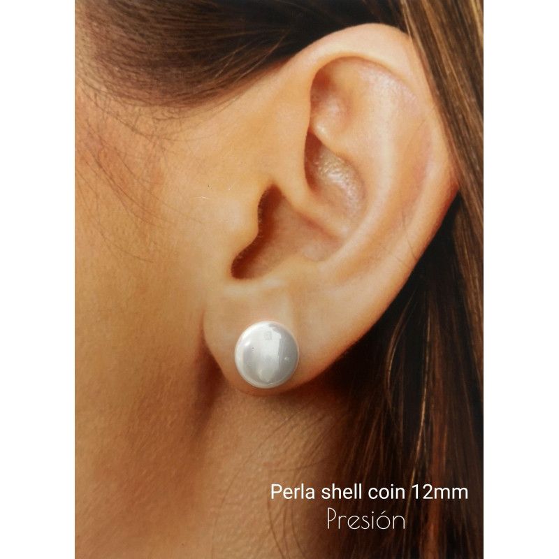 Pendiente de Bola Perla Shell Plana de 12mm en Plata de Ley 925mls