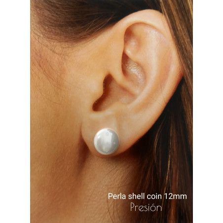 Pendiente de Bola Perla Shell Plana de 12mm en Plata de Ley 925mls